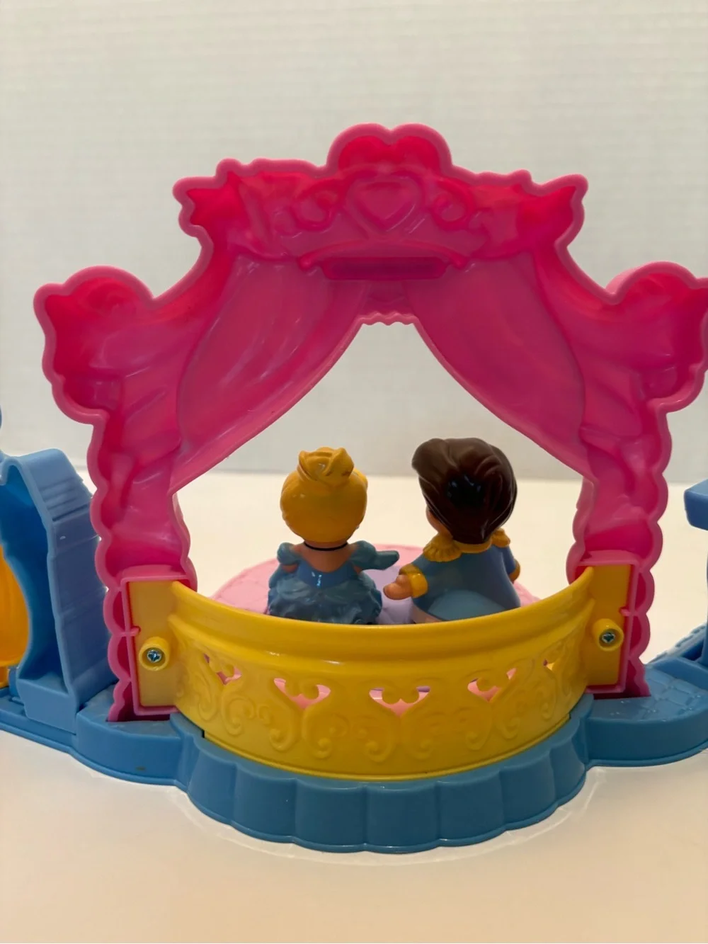 Fisher-Price Little People Disney Princess Cinderella's Ball